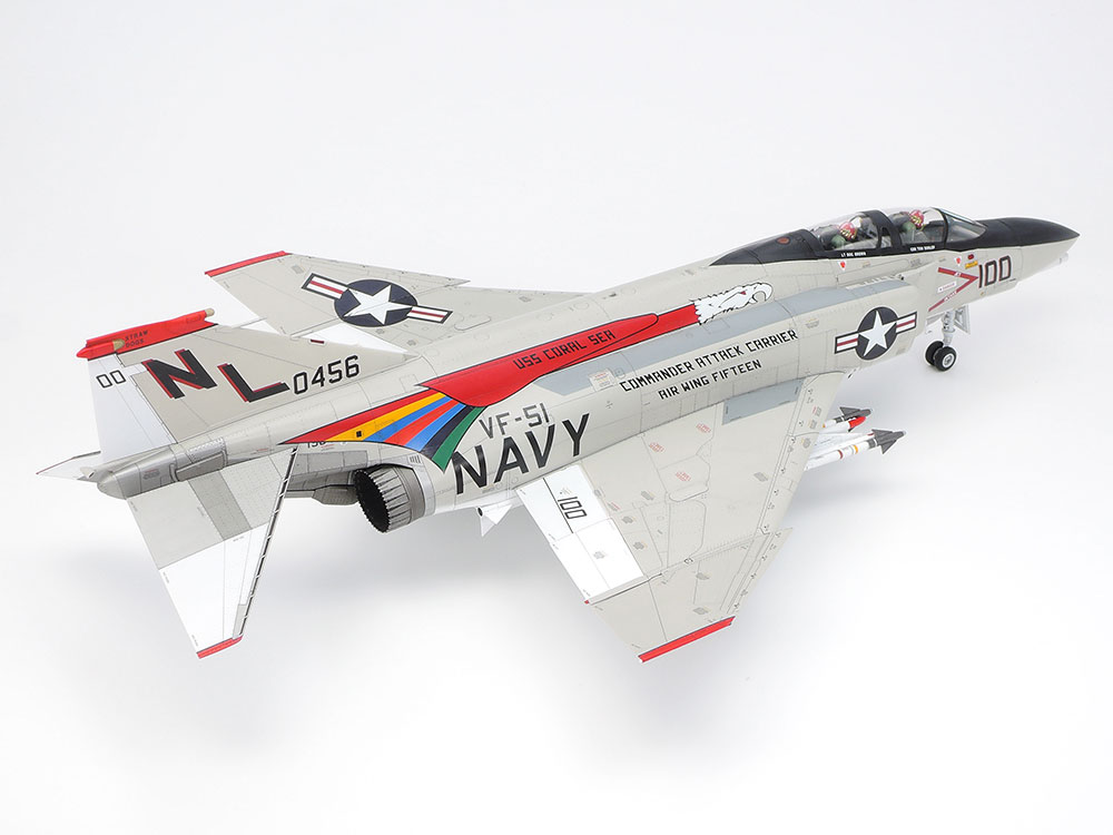 1/48 マクダネル・ダグラス F-4B ファントムII: スケールモデル