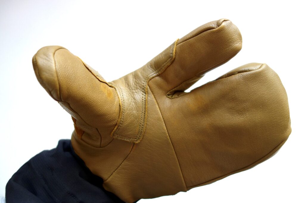 ブラックダイヤモンドの冬用グローブ、ソロイストフィンガーの使用