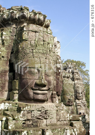 世界遺産アンコールワット遺跡・バイヨン四面像の写真素材 [676316