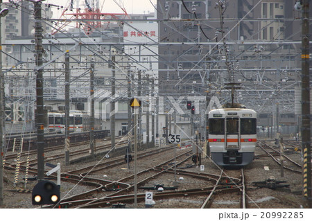 沼津運輸区と東海道本線313系電車の写真素材 [20992285] - PIXTA