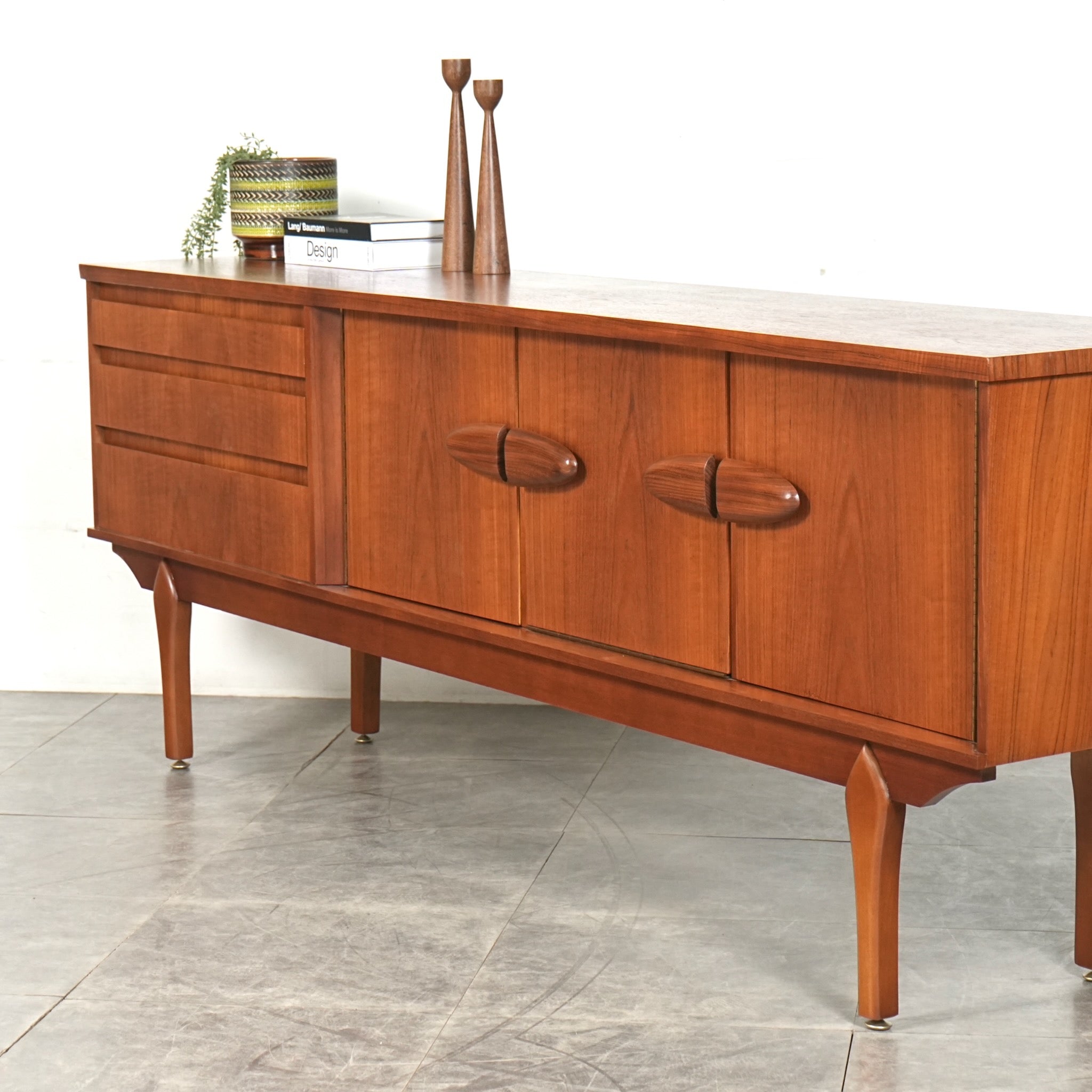 THA239-2.jpg?v=1747040781&