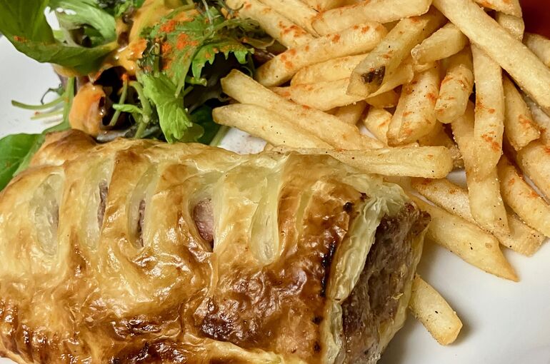 イギリス料理 ソーセージロール Sausage Roll 東京 品川 五反田 THE