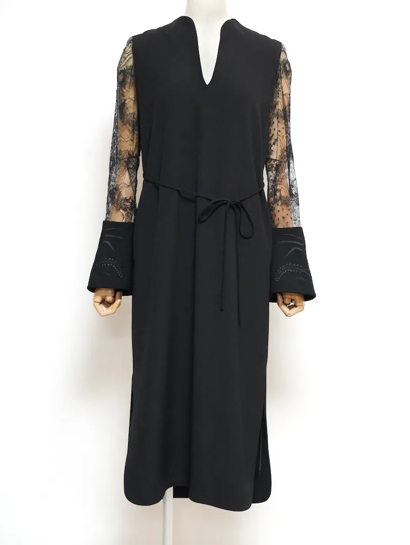 Mame Kurogouchi（マメ クロゴウチ） エンブロイダリーカフスレース