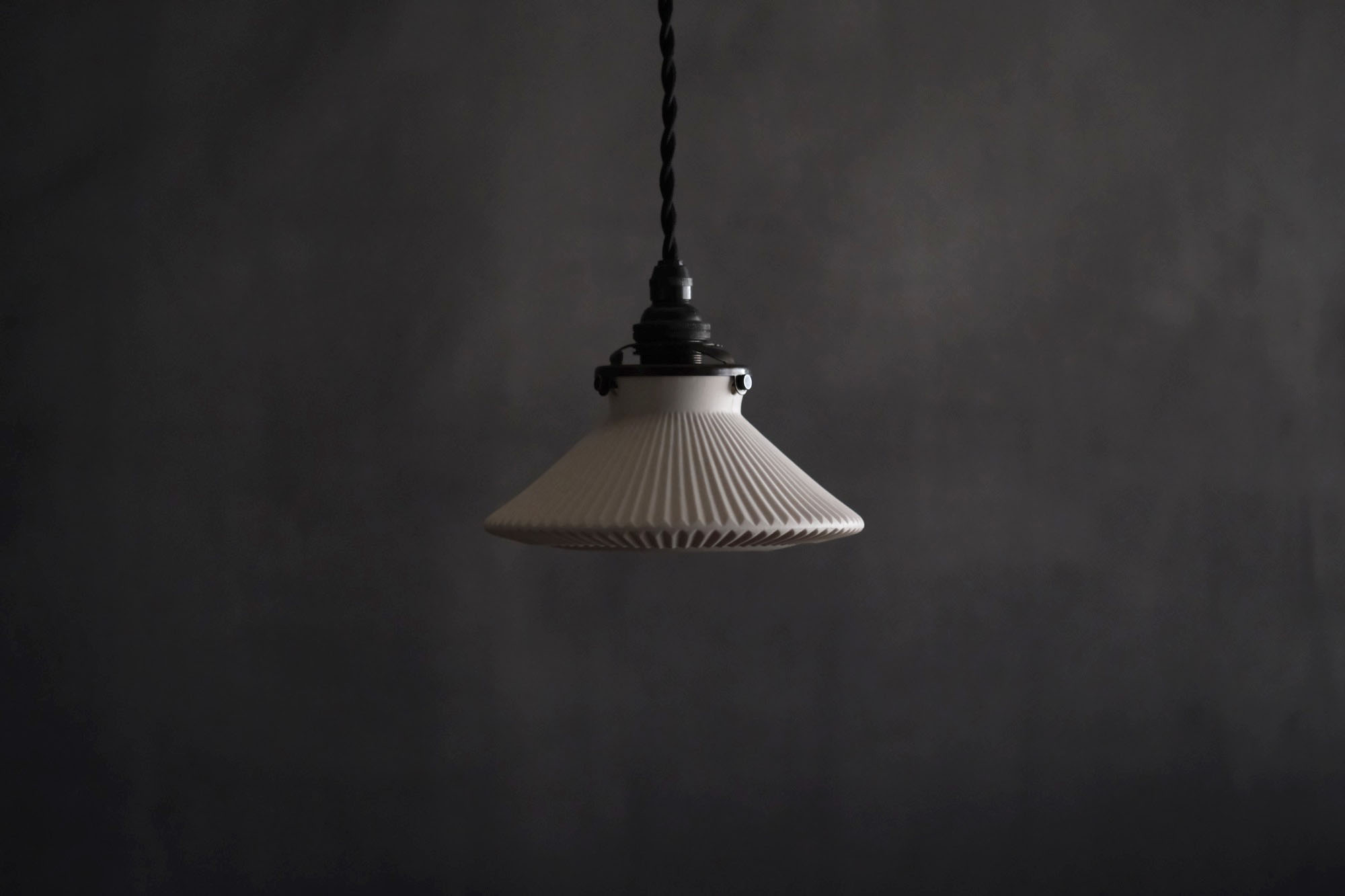 LA-COW-003 Cone S / half / accordion – 飛松灯器