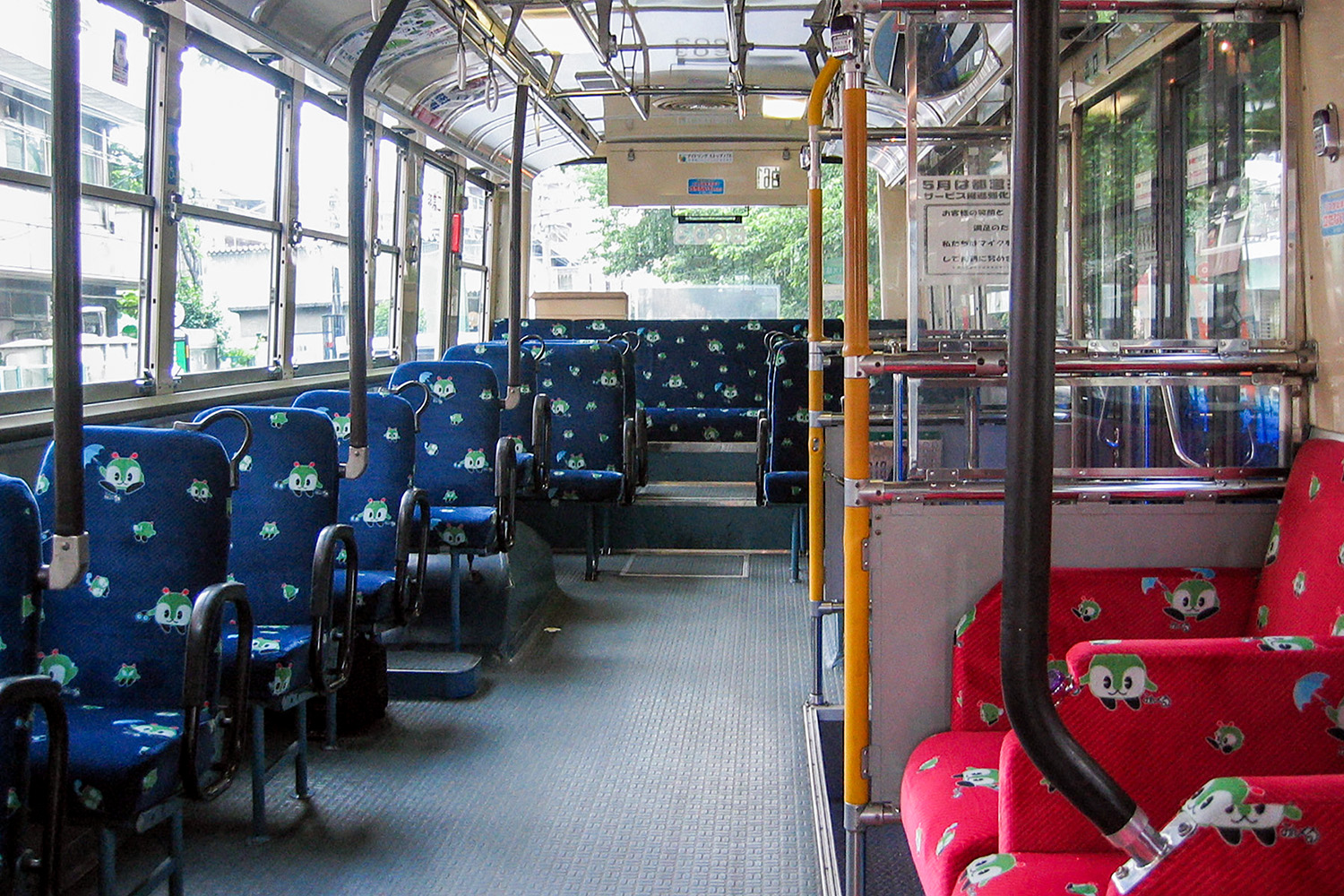 東急バス 座席モケット バスのラインナップ | 観光バス・ツアー | 東急バス