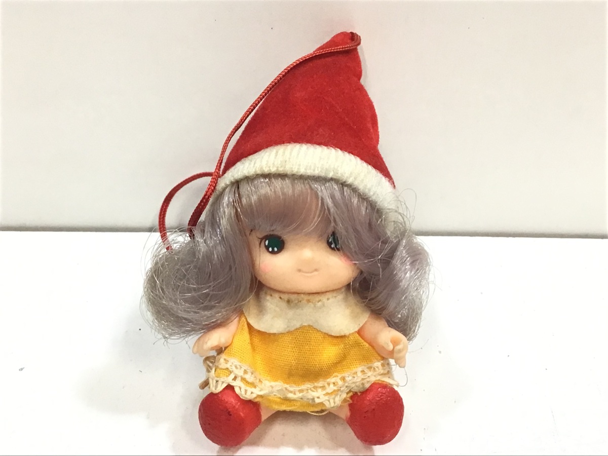 とんがり帽子のメモル 眠り顔のお人形 指しゃぶり人形 とんがり帽子の