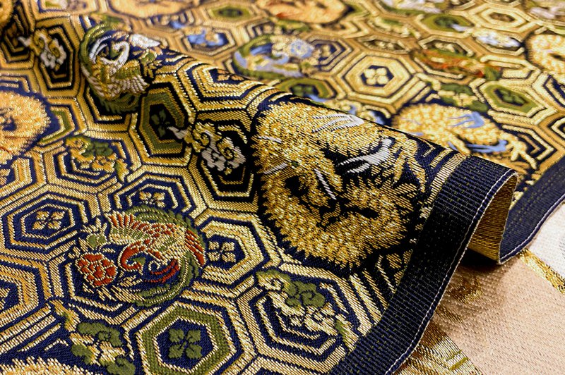 作者不明 赤地龍図金襴香合 作者不明 赤地龍図金襴香合 美術品