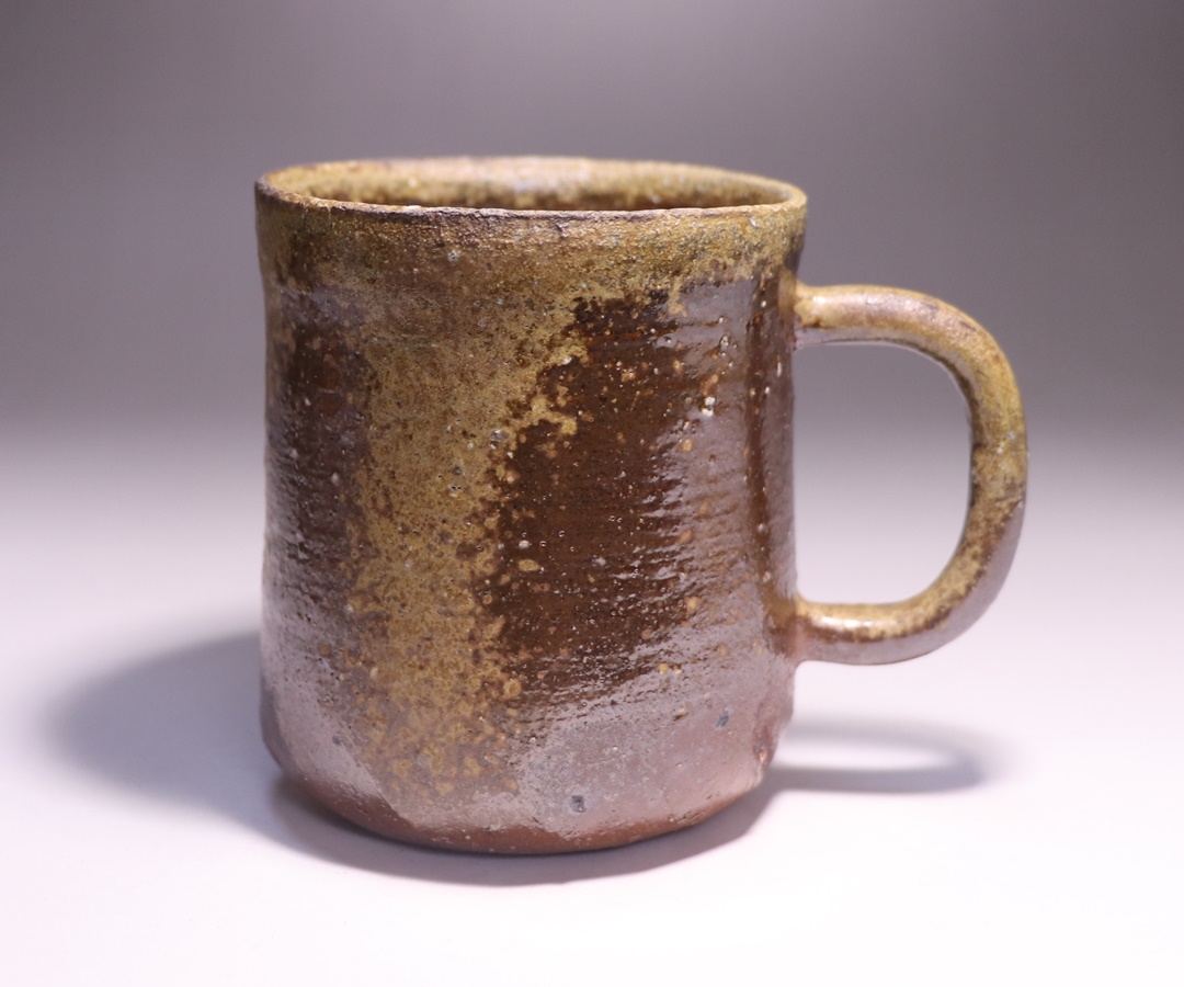 高力芳照 作 「備前火襷巨大化酒呑」 ～備前焼専門卸小売店 川口陶楽苑～