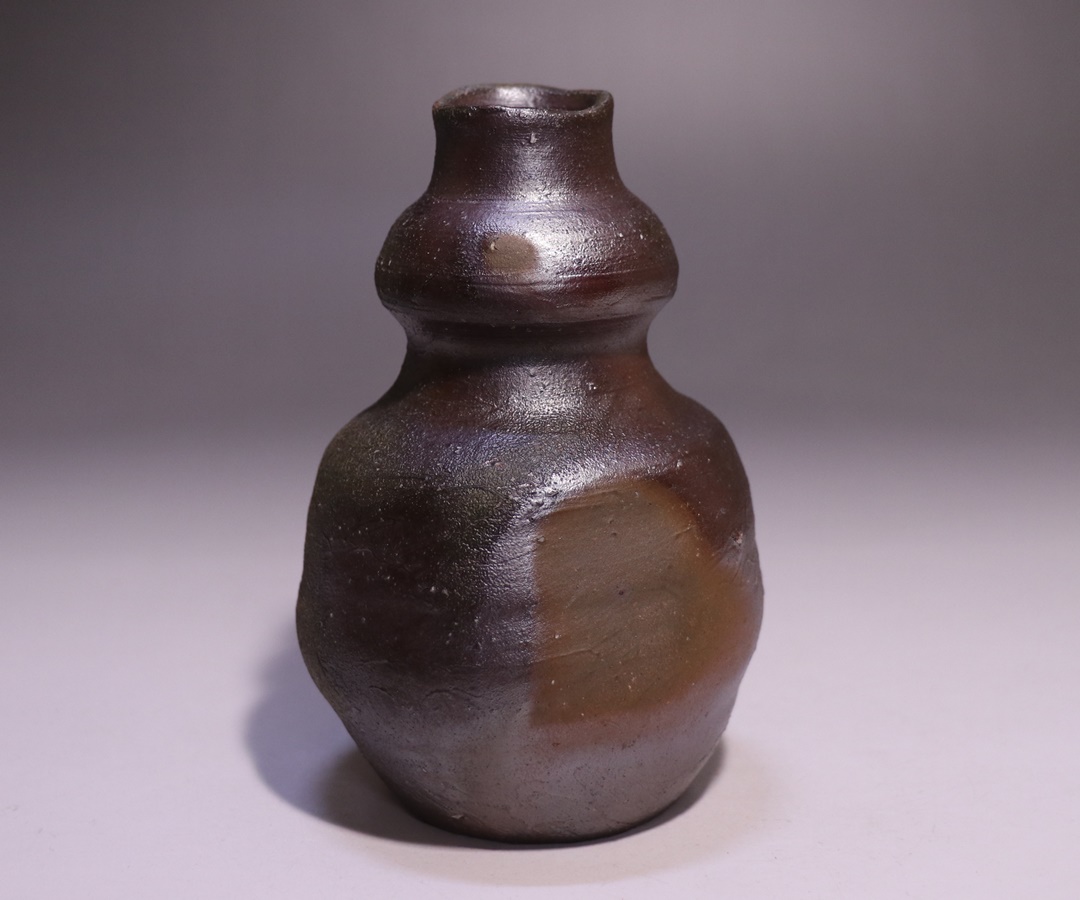 末田 恵 作 「備前緋襷酒器」 ～備前焼専門卸小売店 川口陶楽苑～