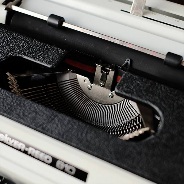 SILVER REED 810 レトロタイプライター インテリア用 ケース付 レトロ