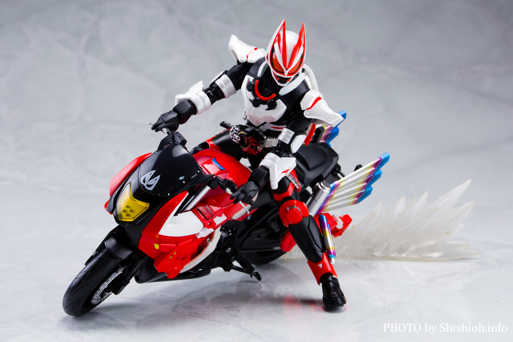 ブーストライカー フィギュアーツ 仮面ライダーギーツ バイク 早い者