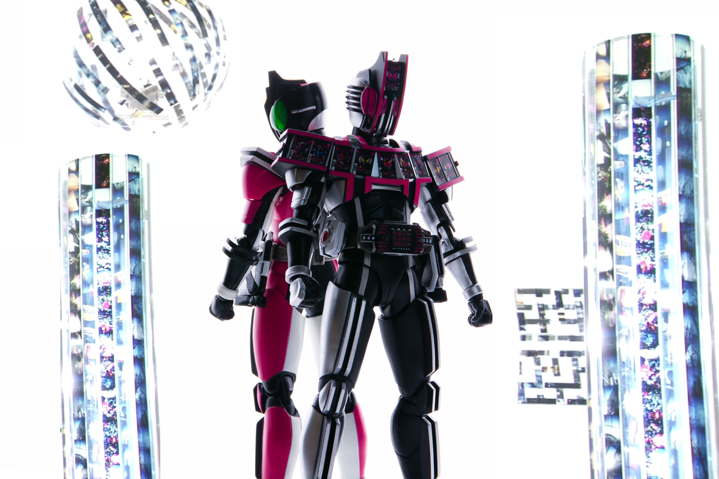 仮面ライダーディケイド コンプリートフォーム フィギュア SHF 真骨彫