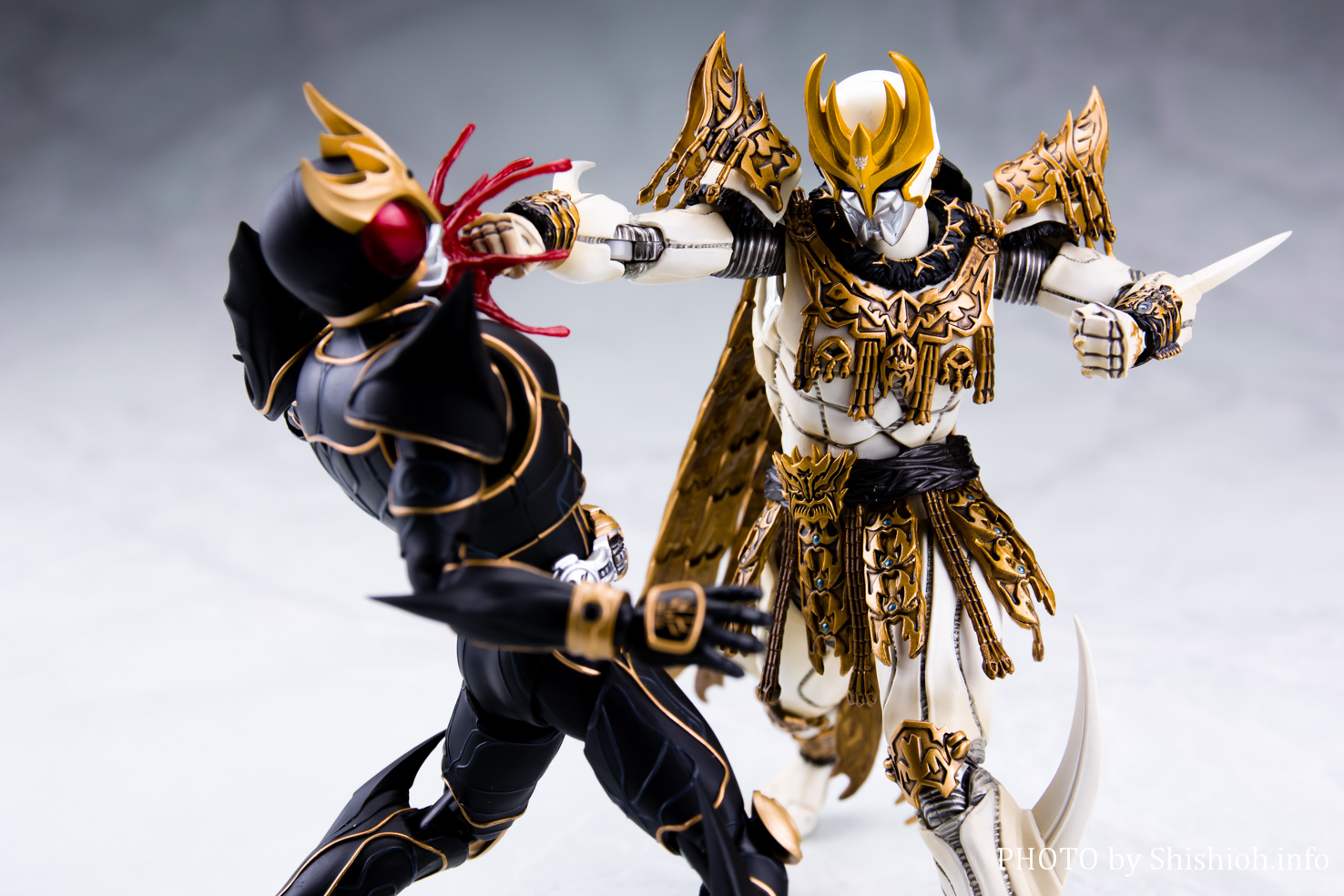 真骨彫 仮面ライダークウガアルティメットフォーム＆ ン・ダグバ・ゼバ