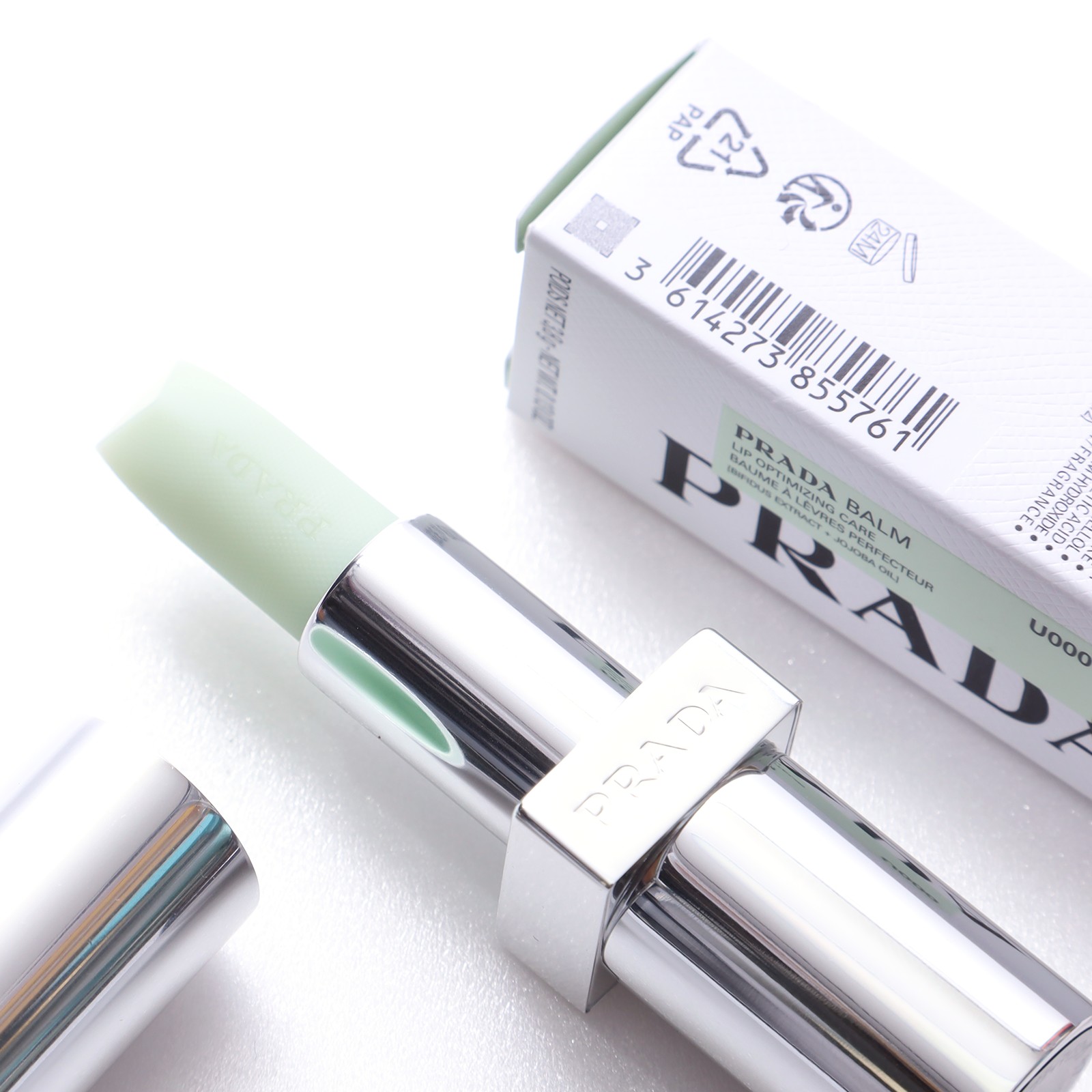 PRADA beautyモノクロームリップカラーB102＆リップバーム U000 PRADA