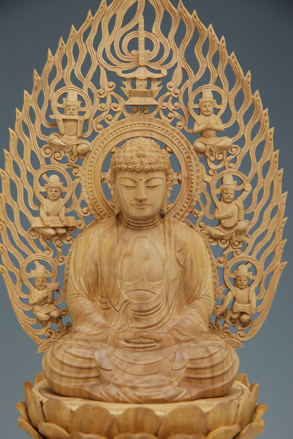 楽天市場】仏像 最高峰の素材 白檀 の 仏像 総 白檀 六角 ケマン 台座