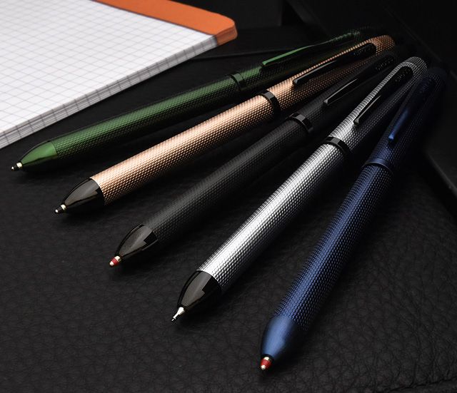 楽天市場】名入れ クロス 複合ペン（ボールペン 黒・赤＋ペンシル0.5mm