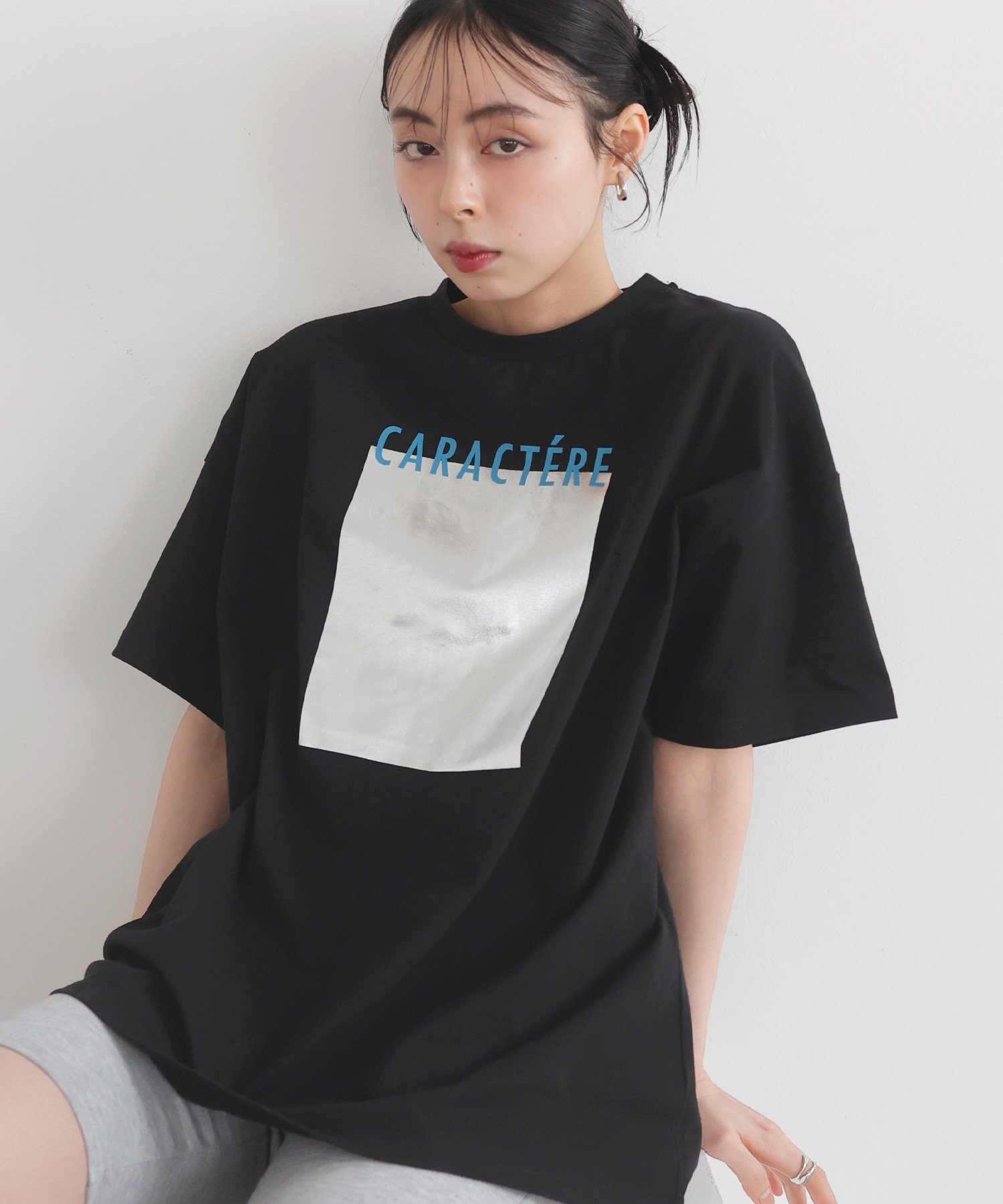 LIAN｜メタリック箔プリントビックTシャツ | Rakuten Fashion(楽天