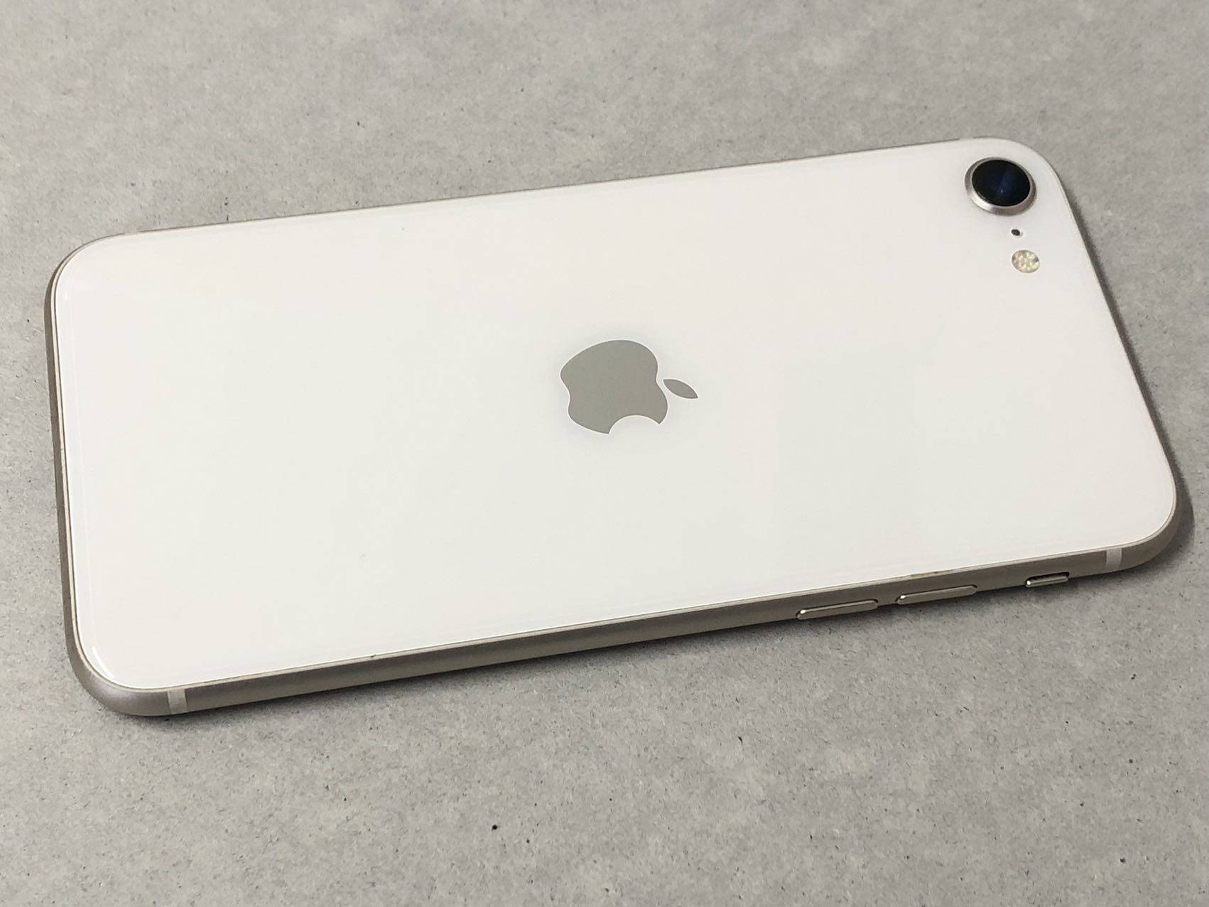 iPhone SE 3 スターライト 白色 64GB （中古） SIMロックなし 中古A