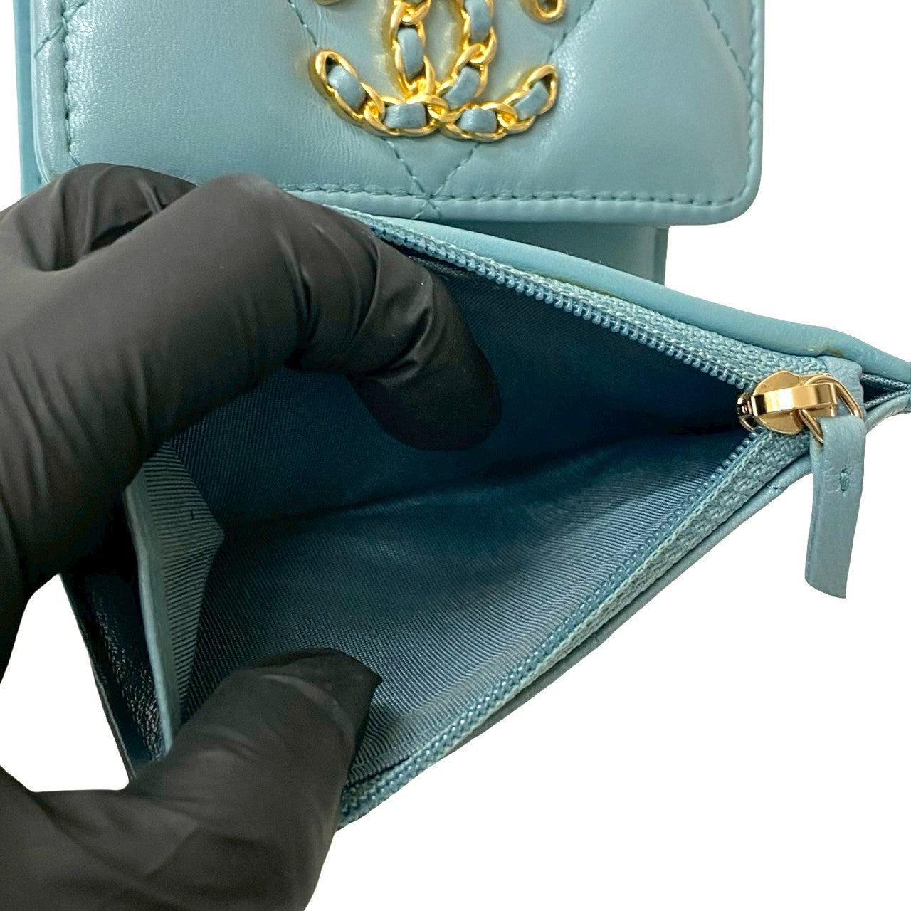 CHANEL シャネル 二つ折り財布 – Trip