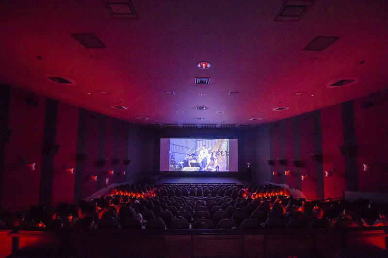 大塚 愛と観る、LIVE先行試写会を映画館で開催！｜TuneGate.me