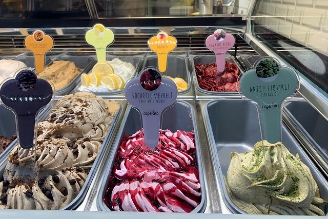 トルコアイスドンドゥルマ販売台