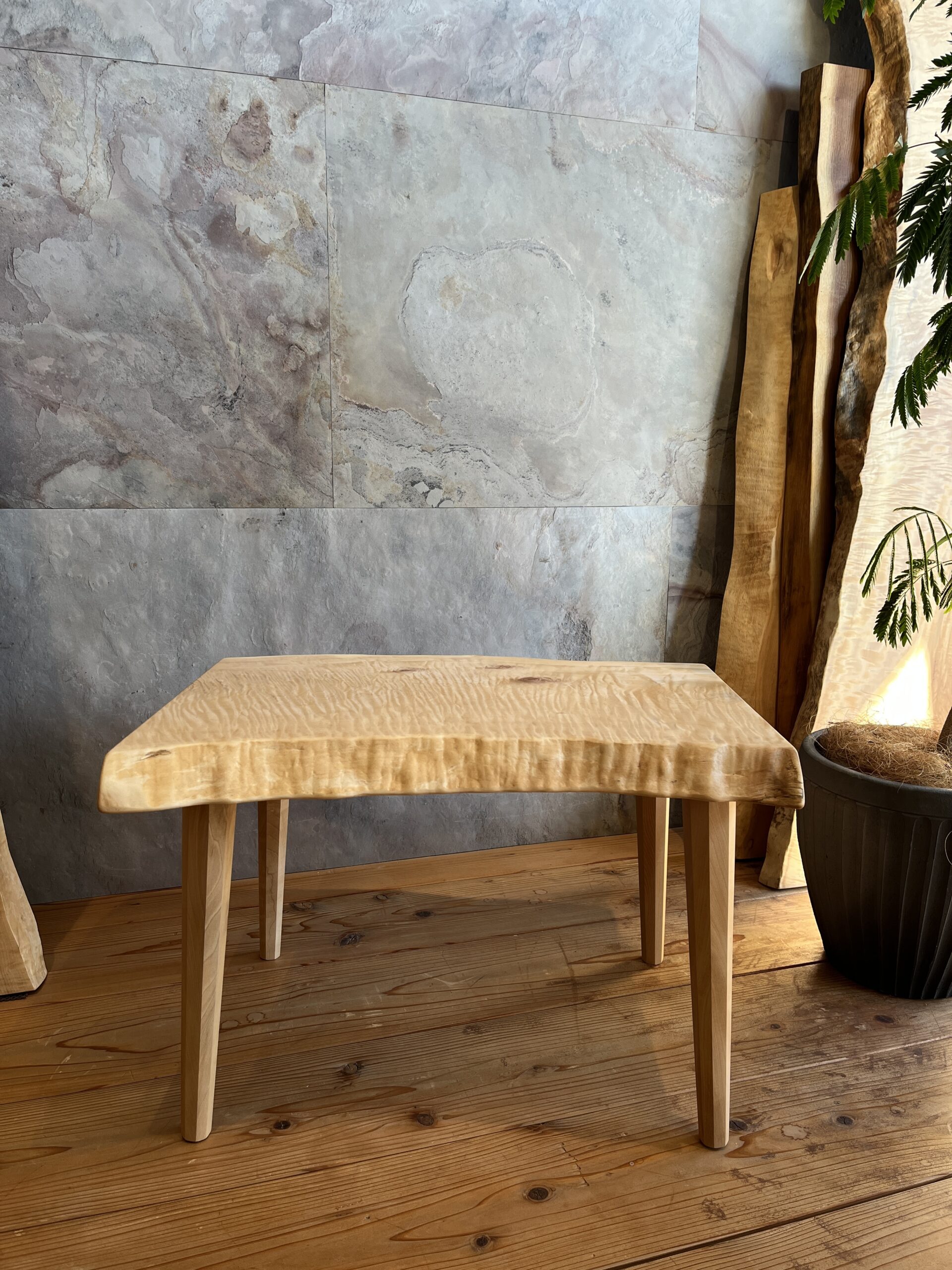 一枚板 無垢 サイドテーブル ゴールド色脚 一枚板 無垢 サイドテーブル