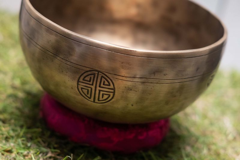2025 シンギングボウル 金属製彫刻ボウル 27cm 1956kg No37