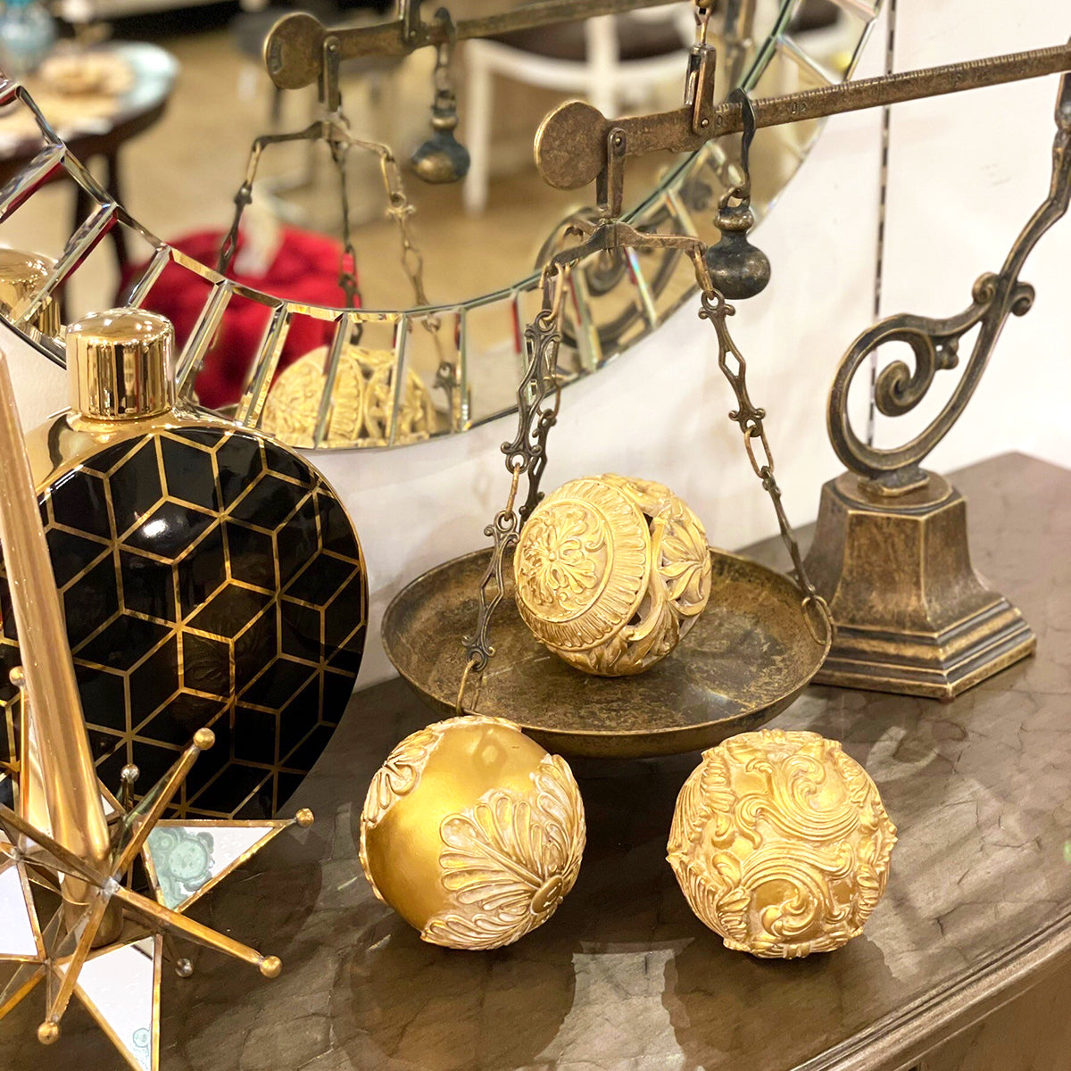 アンティークの真鍮の天秤古い家の置物X アンティークの真鍮の天秤古い