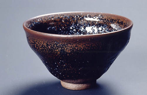 産総研：中部センター バーチャルミュージアム - 鉄釉・油滴天目 茶碗 -