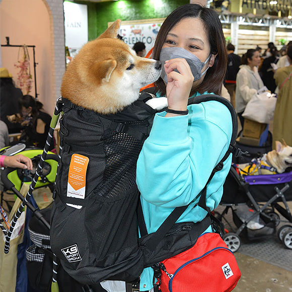 アメリカで誕生したドッグ専用のリュックキャリー K9 Sport Sack
