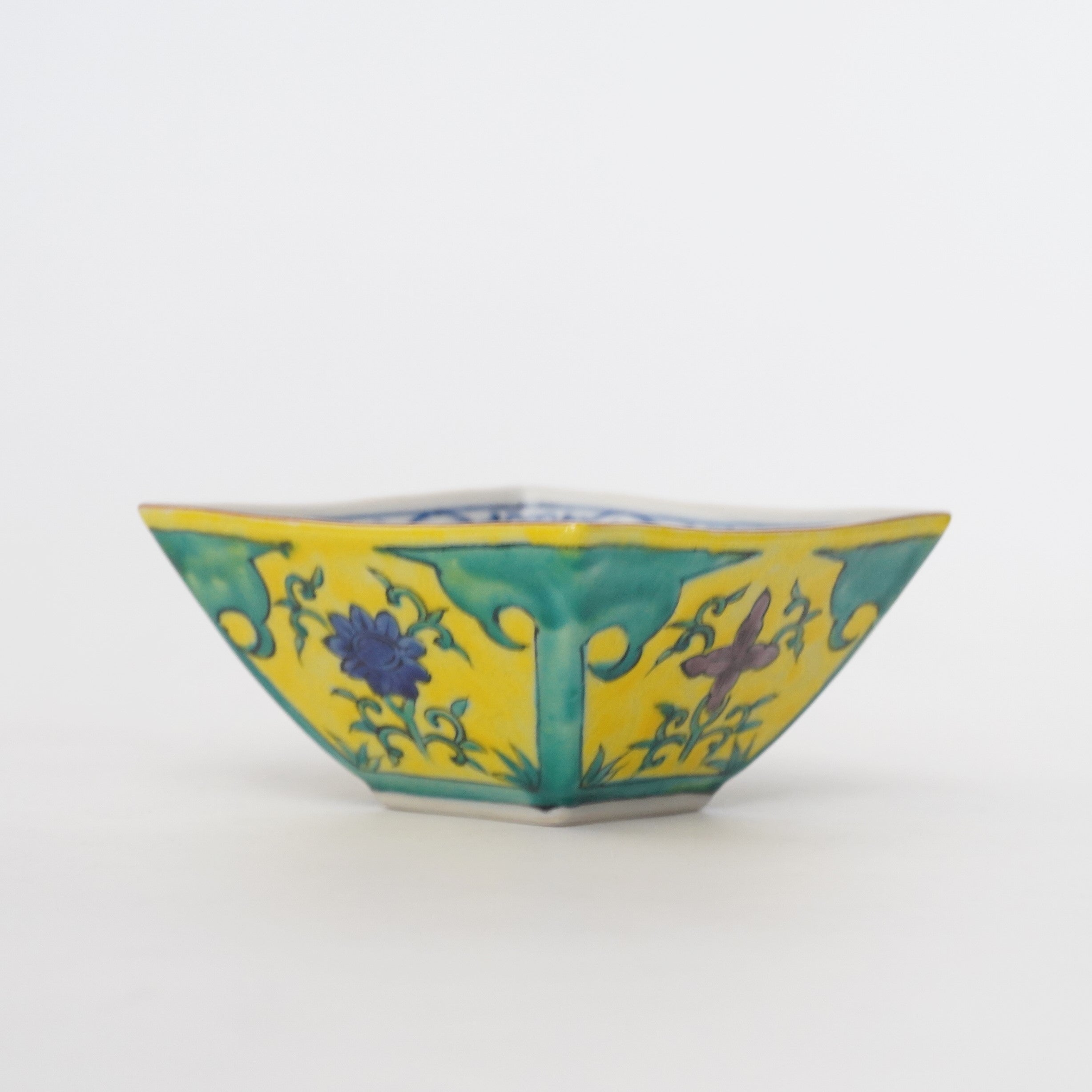 中国陶磁器 明万歴赤絵浮き彫り壺 万暦赤絵樹下人物文茶器 文化 京焼