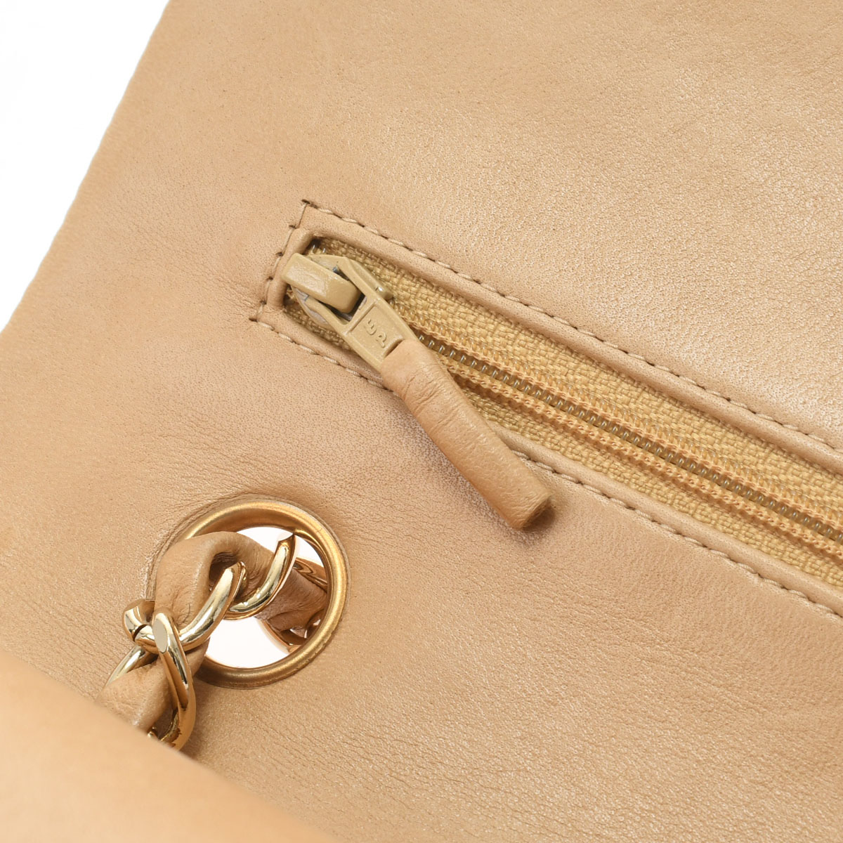 マトラッセ Wフラップチェーンショルダー25 ベージュ/ゴールド金具