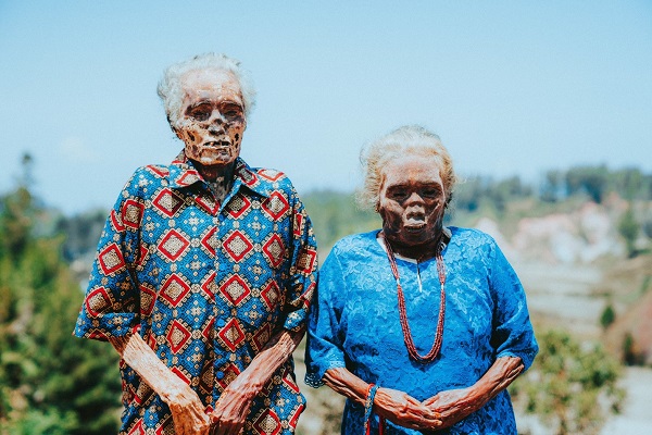 インドネシア スラウェシ島 トラジャ族のイカット2 インドネシア
