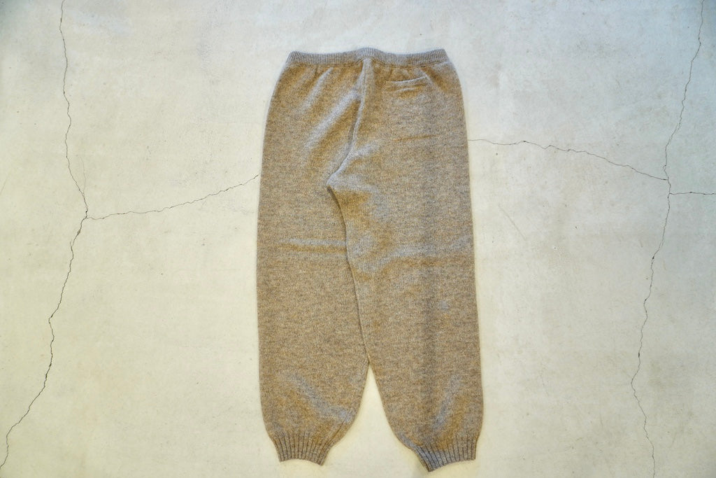 Nikki ESSENTIAL PIECES / Yak felted sweat pants – web-inter