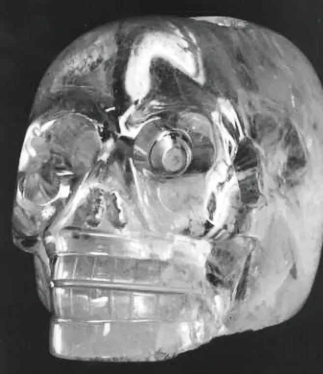 特異な水晶ドクロ「ヘッジス・スカル」をマヤ文明にもたらした超越存在