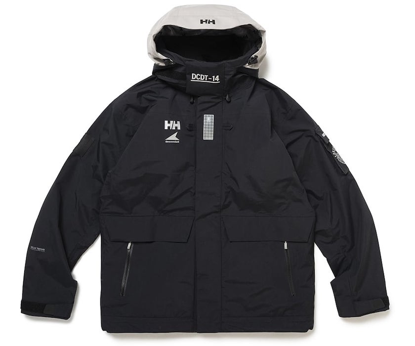 ヘリーハンセンとディセンダントのコラボは、黒を基調にした高機能かつ