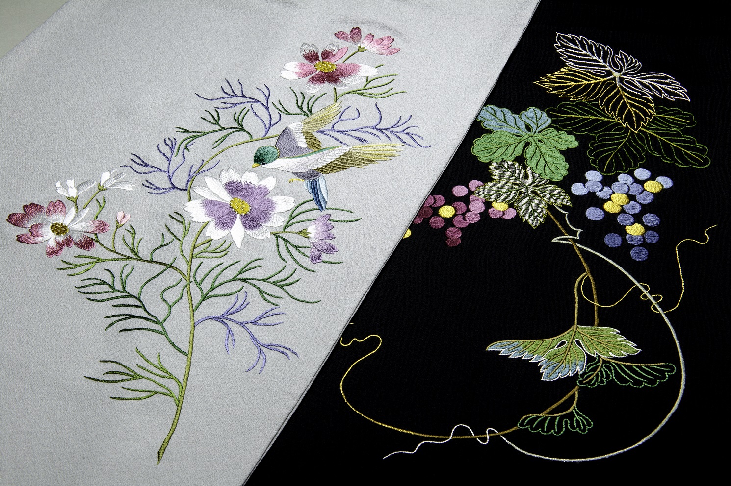 戸塚刺繍作品山水画 木製パーテーション 二つ折り式