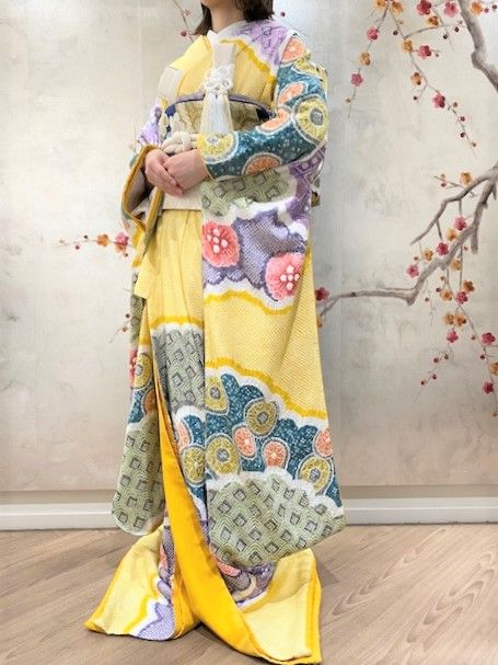 411z3〇高身長な方にも 振袖 地紋 金彩 刺繍 黄色〇美品 成人式 結婚式