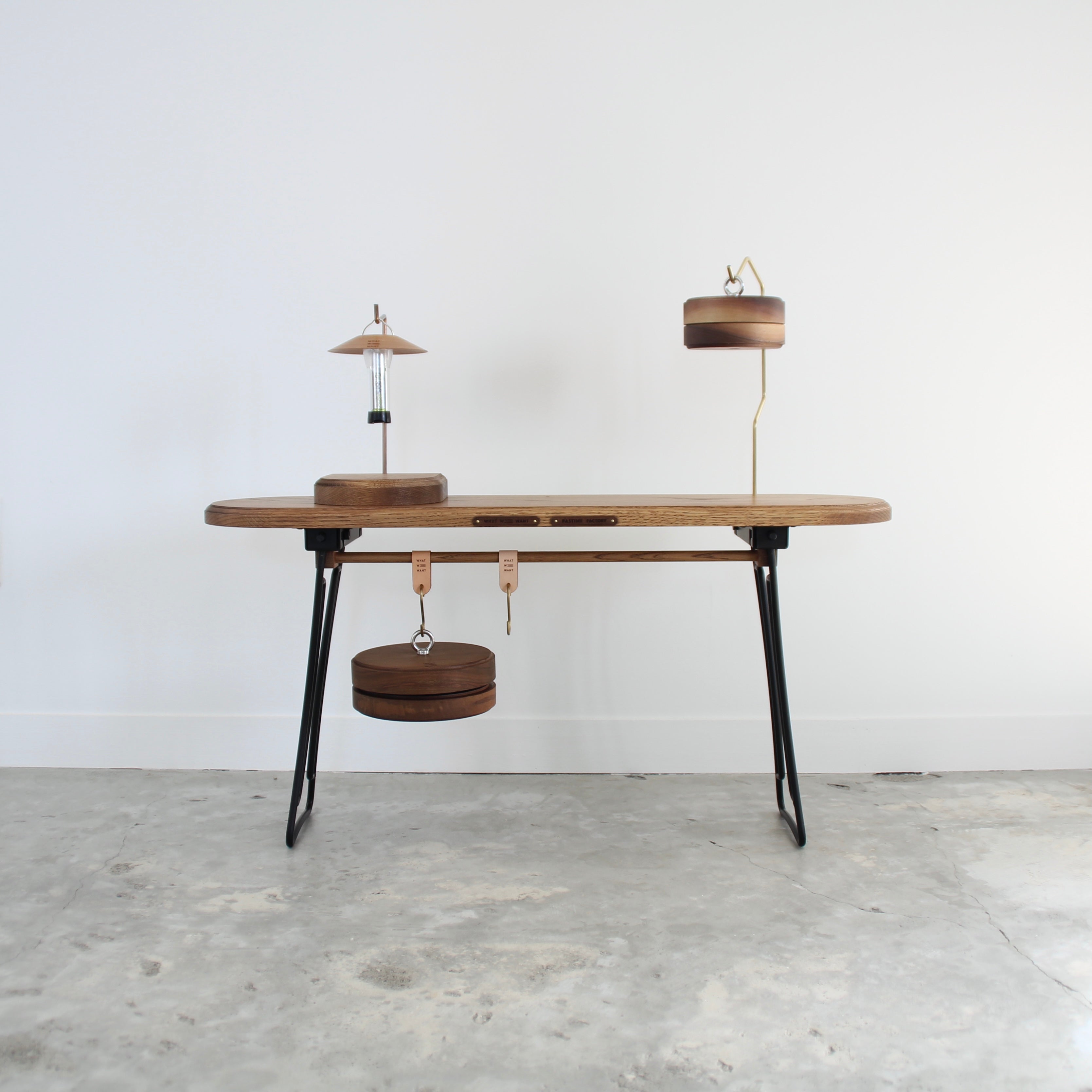 WHAT WE WANT FBFOOTSTAND テーブル ワットウィーウォント