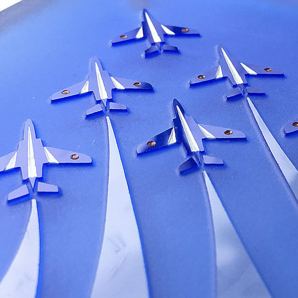 ブルーインパルス、F―2 ガラス工芸品