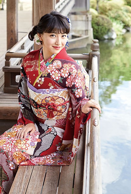 金駒刺繍リーフ模様菊花牡丹梅花振袖晴れの日成人式着物115p