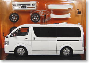 DAD 200系ハイエース ミニカー 1/24レア DAD 200系ハイエース ミニカー
