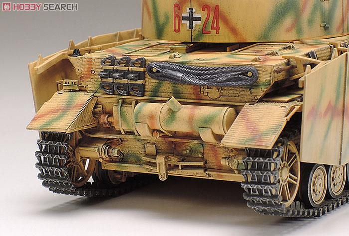 タミヤプラモデル ①Ⅳ号戦車H型1完成品 ②タイガーⅠ後期生産型完成品