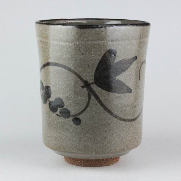 中里太郎右衛門窯 作 絵唐津湯呑（ぶどう） – ギャラリー一番館