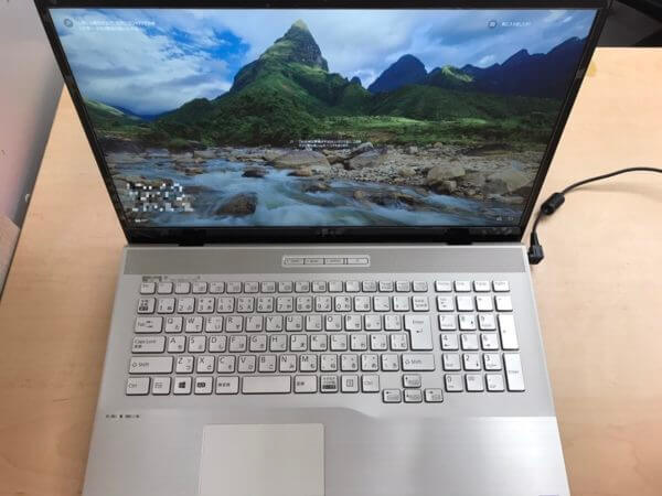 富士通ノートPC LIFEBOOK NH78/D2の液晶パネル修理 - パソコン修理
