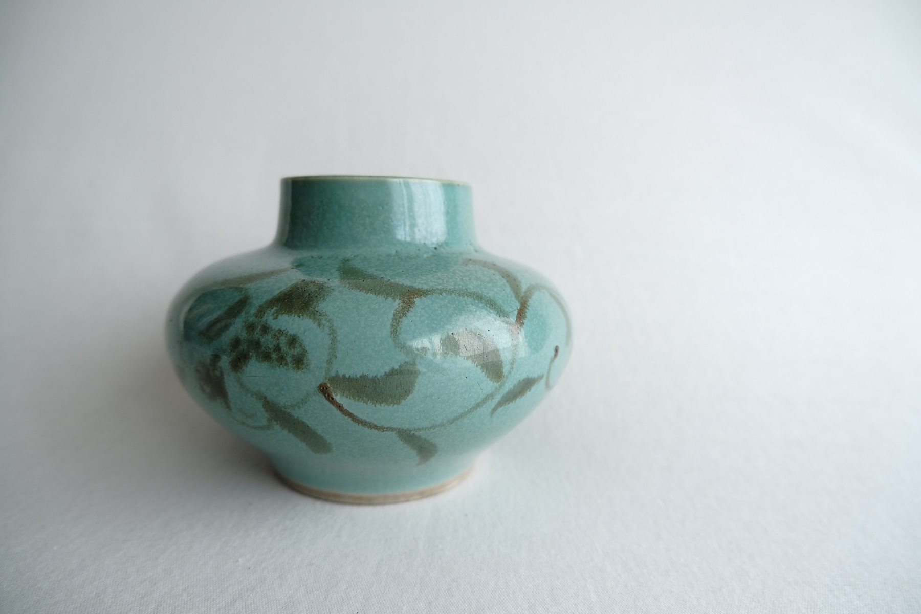 緑色の石製彫刻模様の壺 的場一憲】壺 - HUUKU