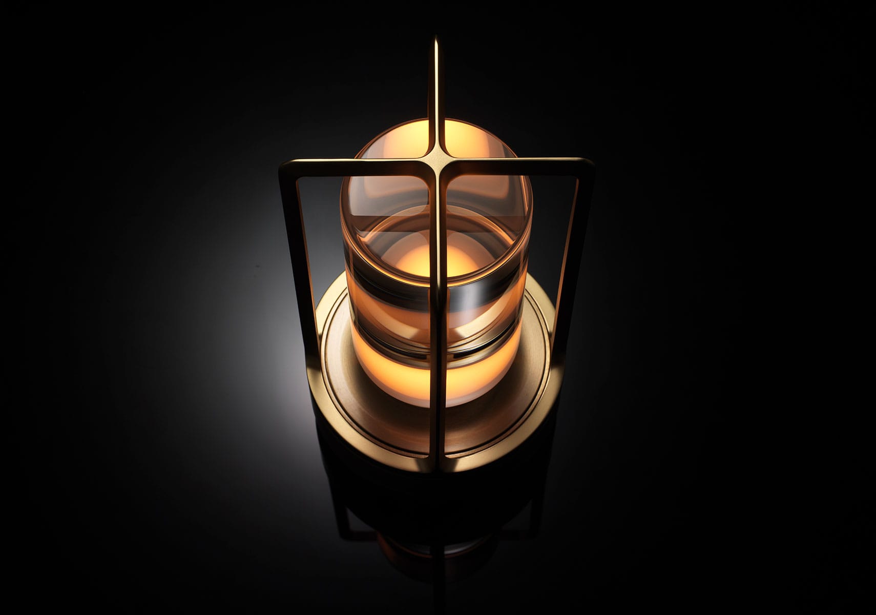 Ambientec - TURN+ ターン・プラス ブラス | カッシーナ・イクスシー