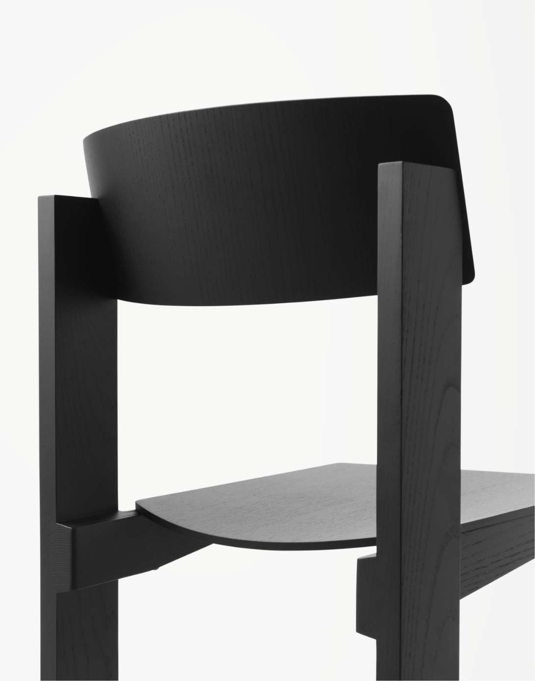 ダニエル・リーバッケン チェア LIRA (リラ スタッキングアームレス