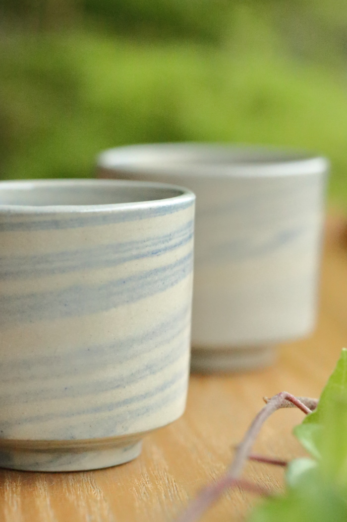 小西洋平 青練り込み茶杯 満容量100ml 常滑焼煎茶碗 作家もの茶杯 名匠