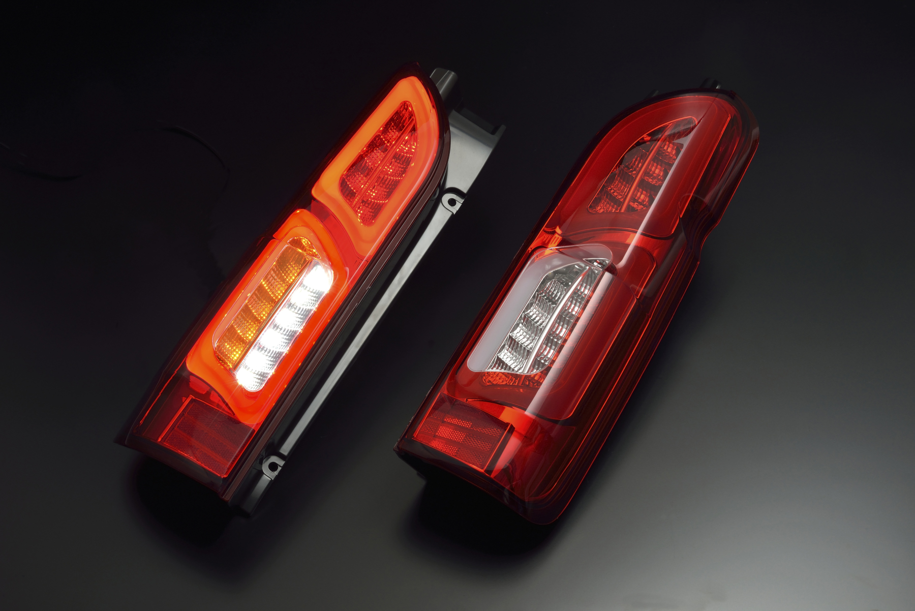 トヨタ ハイエース/レジアスエース 200系 テールランプ | CLEARWORLD